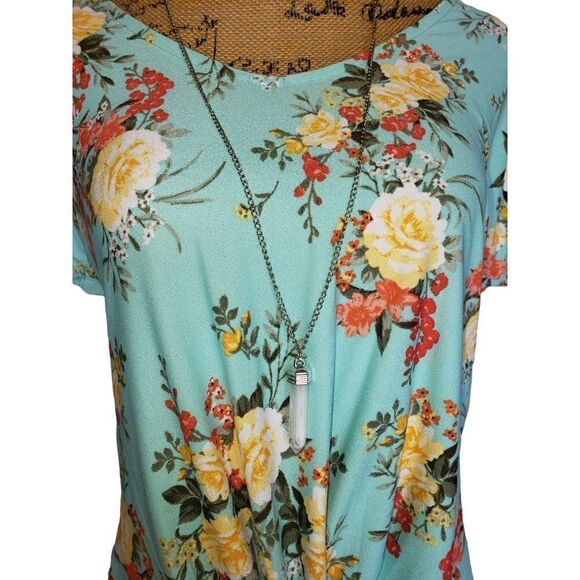 Women's Knit Tops Knot Front Lace Back Necklace Short Sleeve Blouse Small NWT - Picture 2 of 10